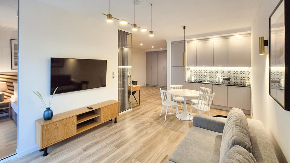 TV and multimedia, Kitchen or kitchenette, Living room, Seating area, Dining area, Evening entertainment