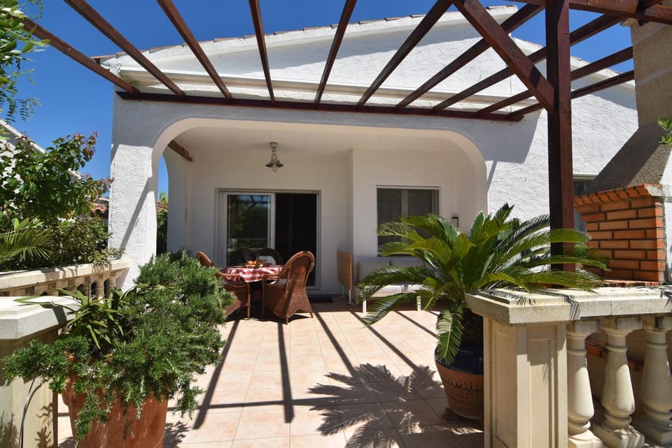 Off site, Balcony/Terrace