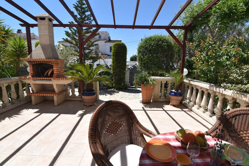 BBQ facilities, Balcony/Terrace