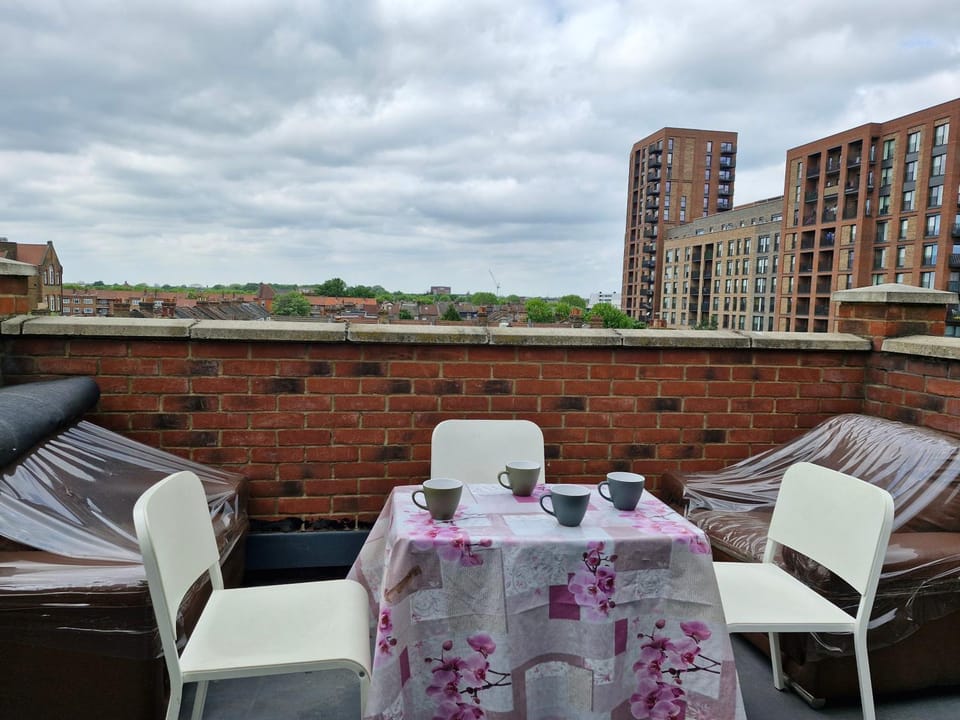 View (from property/room), Balcony/Terrace, Seating area