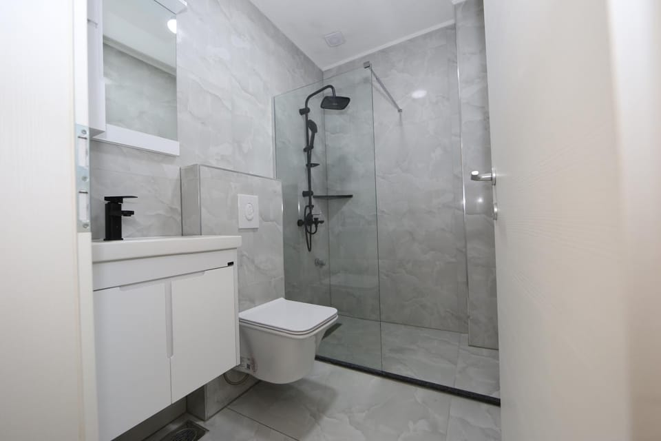 Shower, Toilet, Bathroom