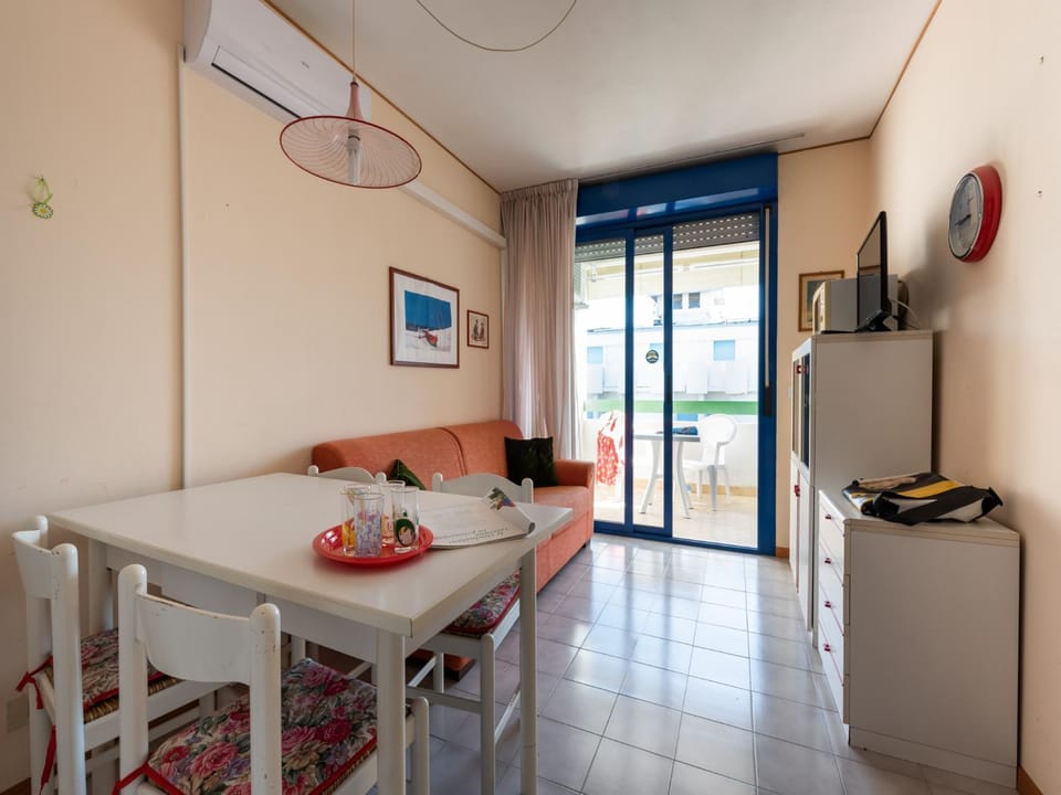 Communal lounge/ TV room, Dining area, Bedroom