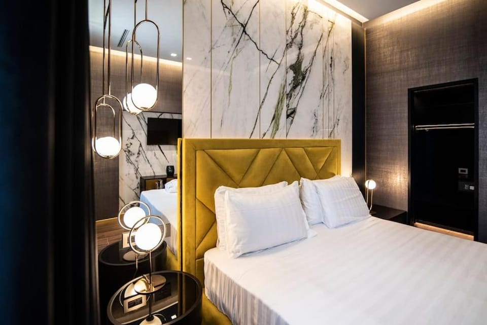 Luxury Rhome Via della Croce Apartment in Rome