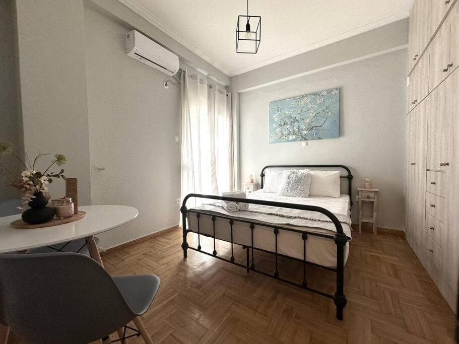 Athenian Cosy Gateaway Apartment in Athens