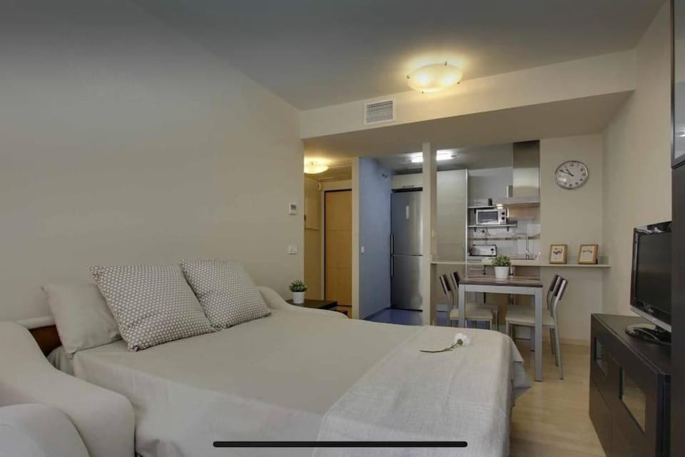 2º Línea de playa con piscina & parking Apartment in Malaga