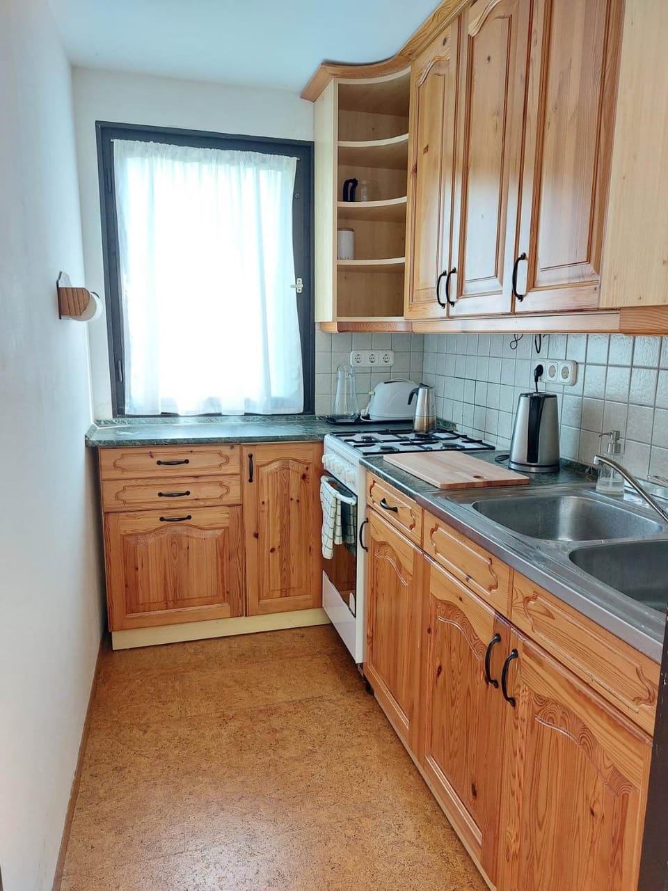 Kitchen or kitchenette, Kitchen or kitchenette