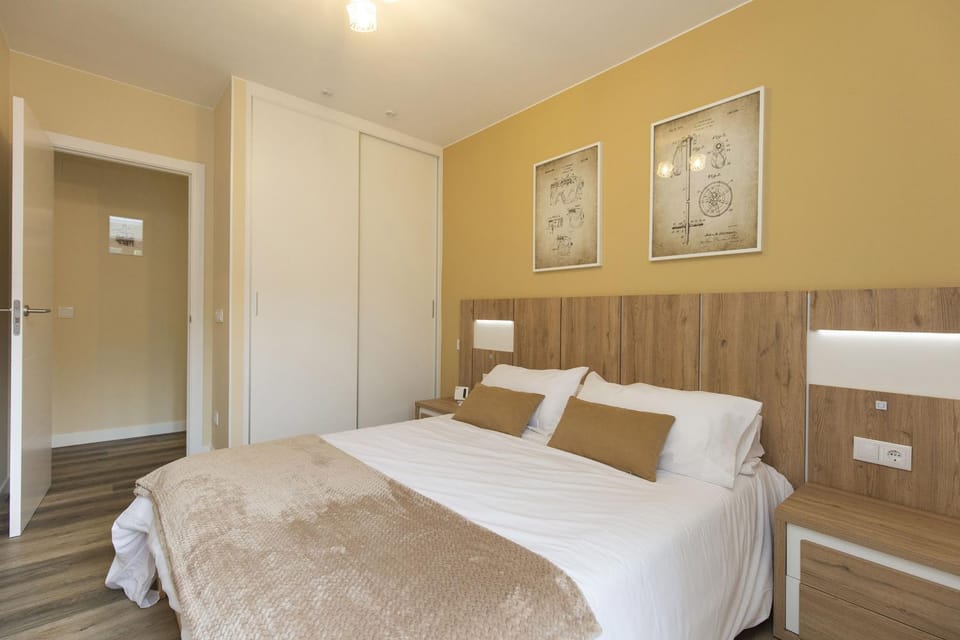 Bed, Bedroom