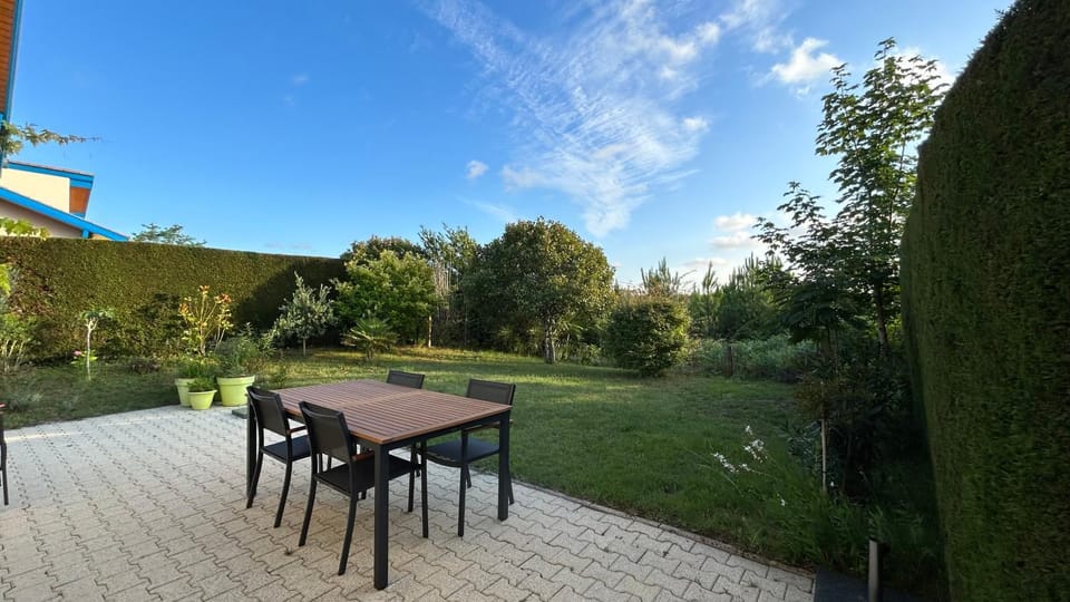 Garden, View (from property/room), Balcony/Terrace