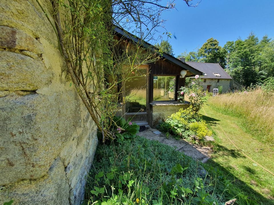 Property building, Facade/entrance, Spring, Day, Garden