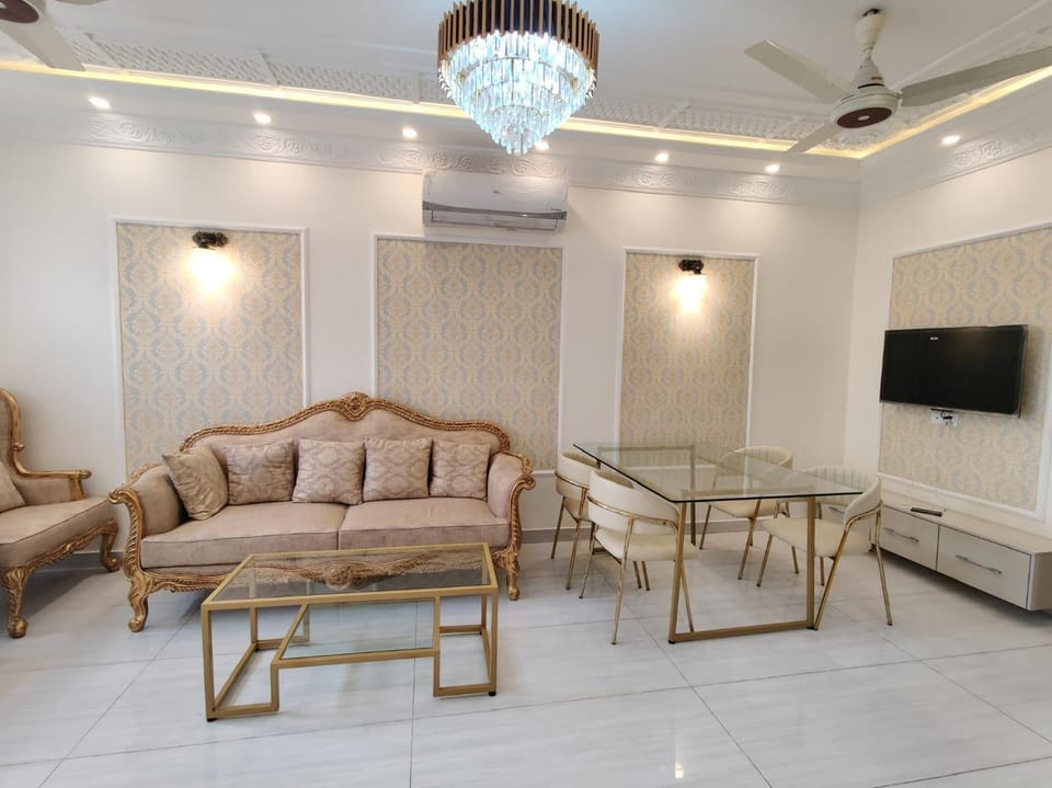 Luxury Dream Vacation Home in DHA Near Lahore Airport House in Lahore