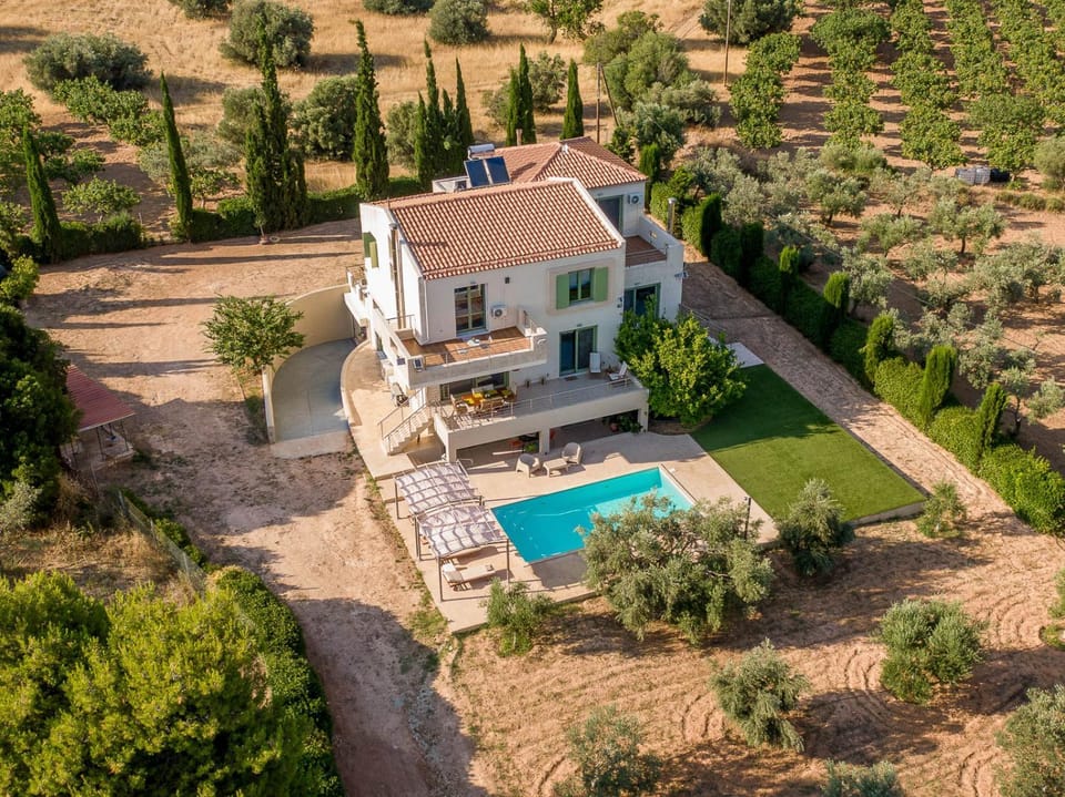 Elia country villa 5BR 5BA with Private Pool Villa in Decentralized Administration of Attica