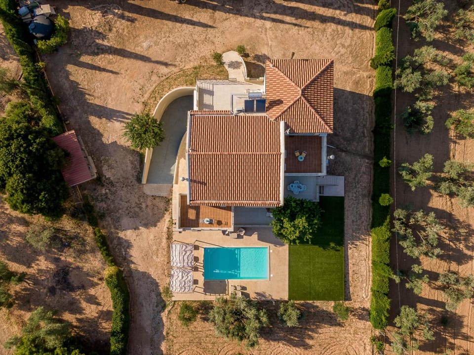 Elia country villa 5BR 5BA with Private Pool Villa in Euboea