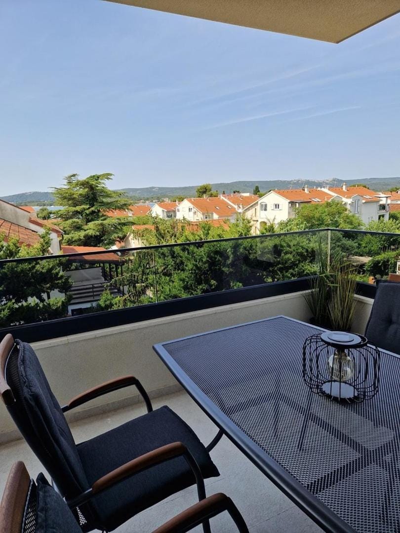 Natural landscape, View (from property/room), Balcony/Terrace, Dining area