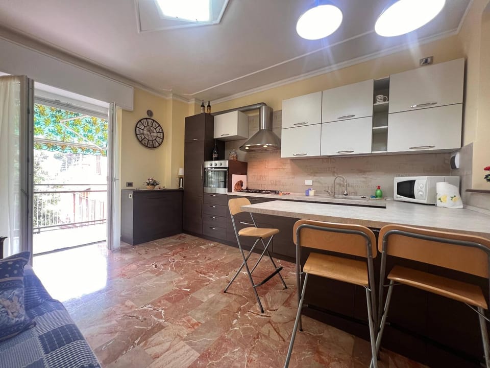 Dining area, microwave, stove