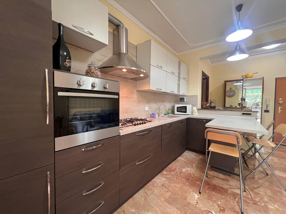 Dining area, oven, stove