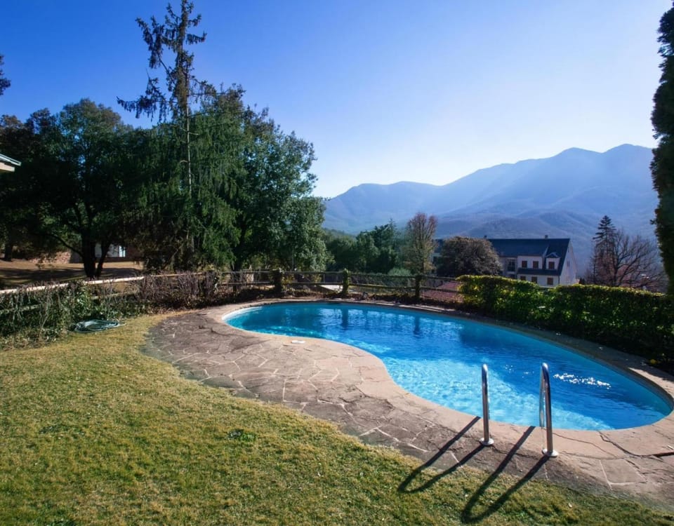 Property building, Swimming pool