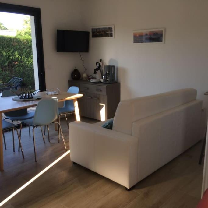 Joli studio de 25m2 avec terrasse, idéal pour un couple Apartment in Gujan-Mestras