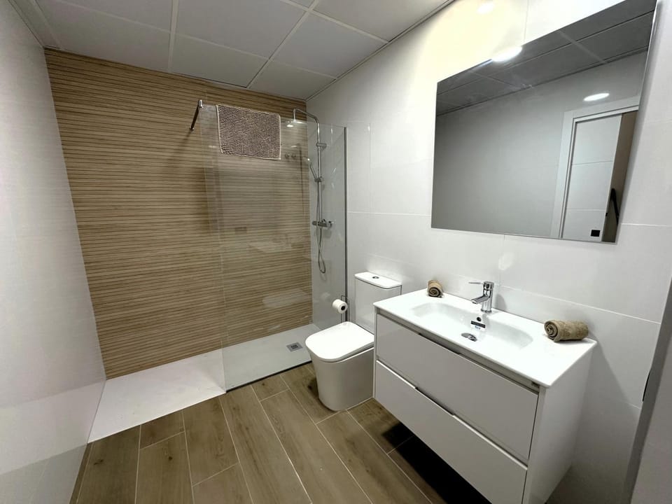 Shower, Bathroom, towels