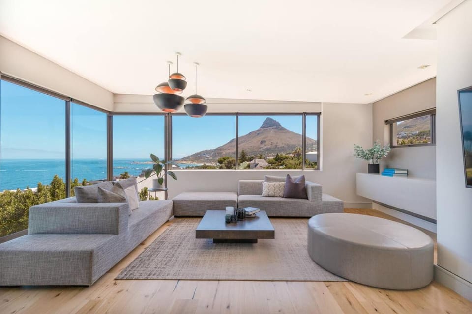 Amara 2 -Designer Penthouse with Solar Power Apartment hotel in Camps Bay