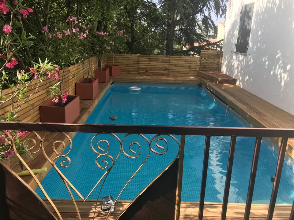 Maison 4 chambres piscine jardin centre ville Villa in Saint-Maximin-la-Sainte-Baume