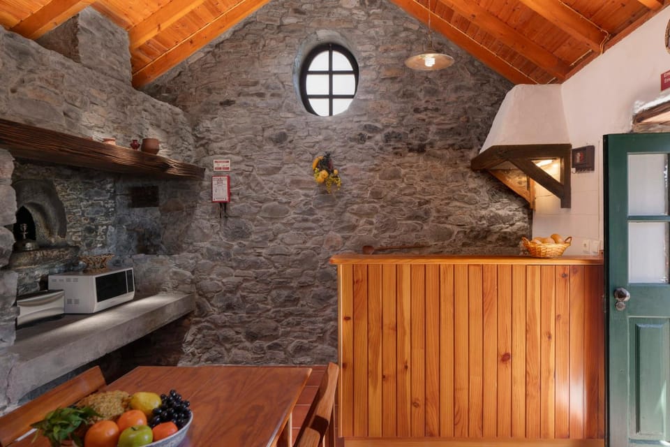 Kitchen or kitchenette, oven
