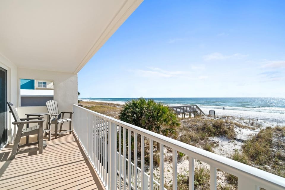 Beach Front Paradise Palms 205, Free Activities Included! House in Okaloosa Island