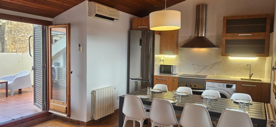 Kitchen or kitchenette, Living room