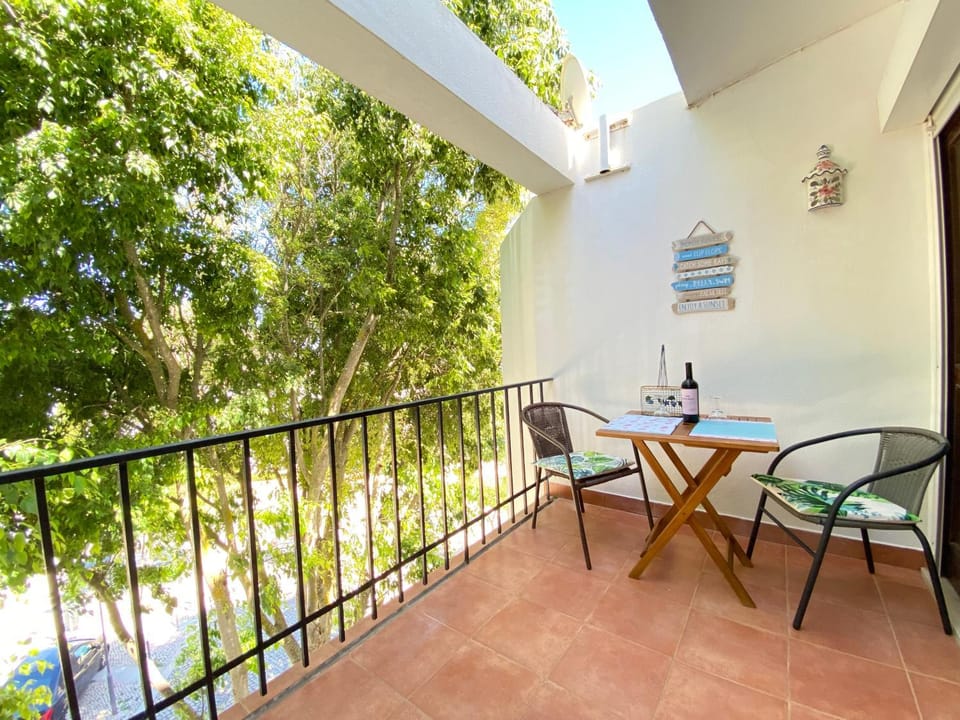 Off site, Garden, Balcony/Terrace, Dining area