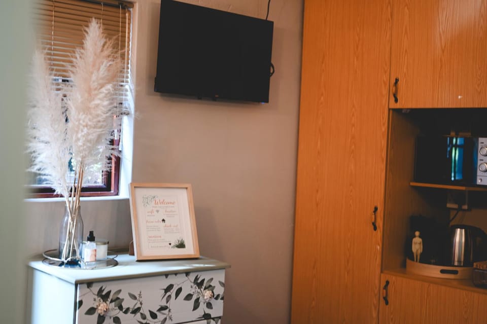 TV and multimedia, Internal: Not applicable to any particular room
