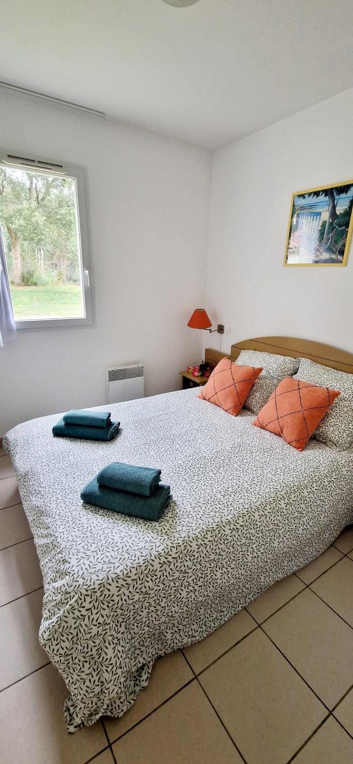 maison cosy avec piscine, tennis, piste cyclable House in Ondres