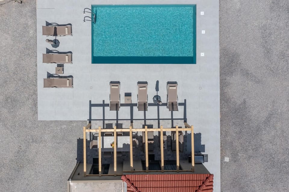 Property building, Bird's eye view