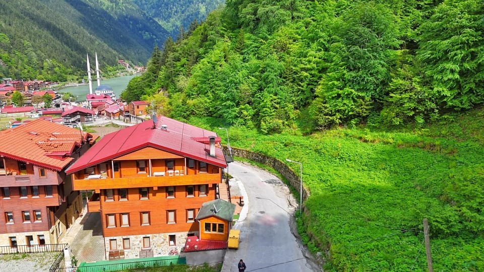 Property building, Nearby landmark, Spring, Day, Natural landscape, Bird's eye view, Mountain view, Street view