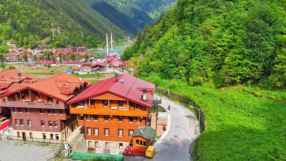 Property building, Nearby landmark, Spring, Day, Natural landscape, Bird's eye view, City view, Mountain view, Street view, Location
