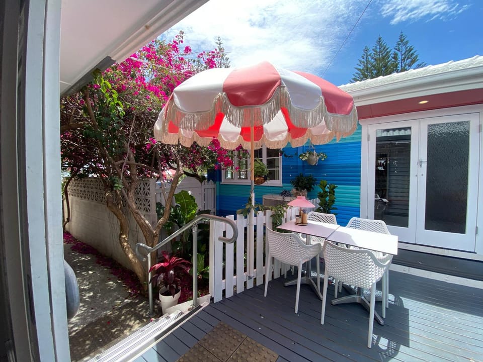 Ocean front Studio, 2beds, free WI-FI Apartment in Surfers Paradise Boulevard