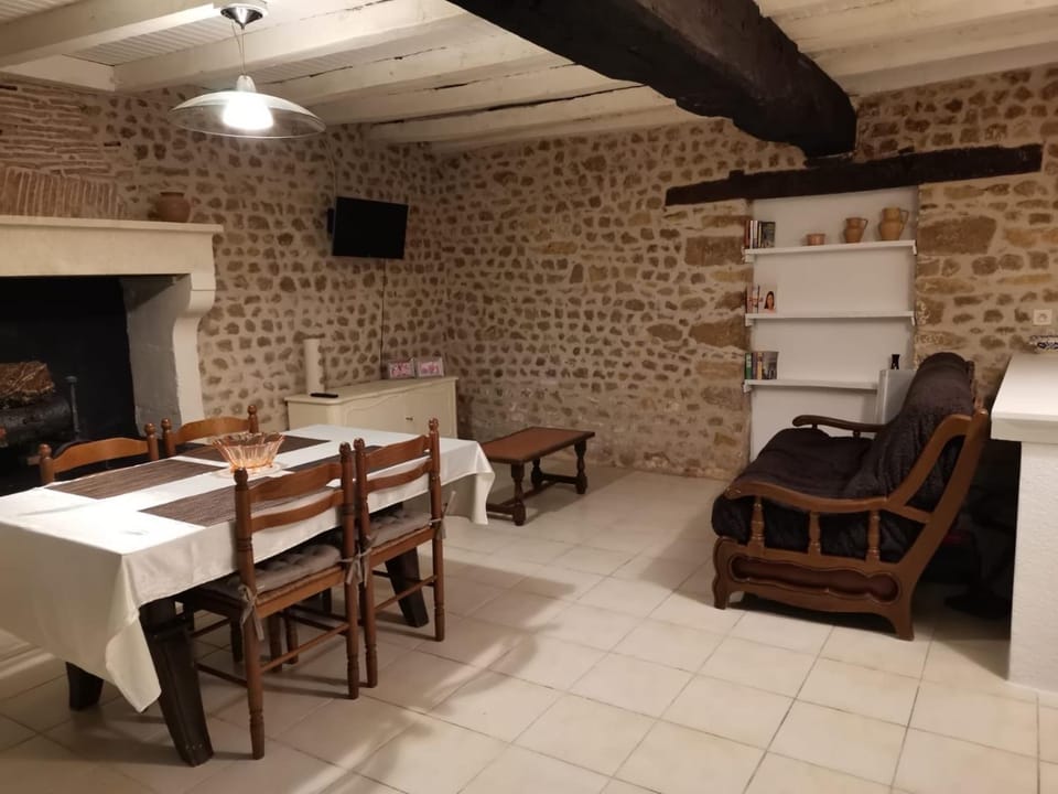 Gite Regal House in Nouvelle-Aquitaine