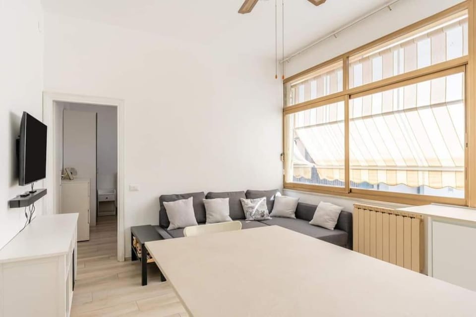 Cute Flat near the Beach with Parking Apartment in Viareggio