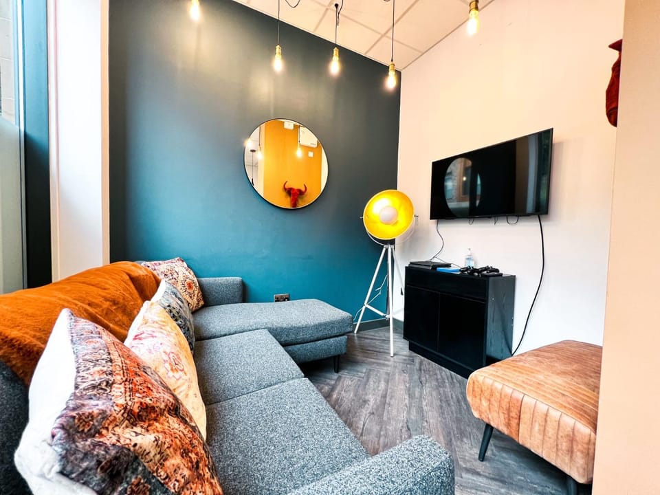 Communal lounge/ TV room, TV and multimedia, Living room, Seating area