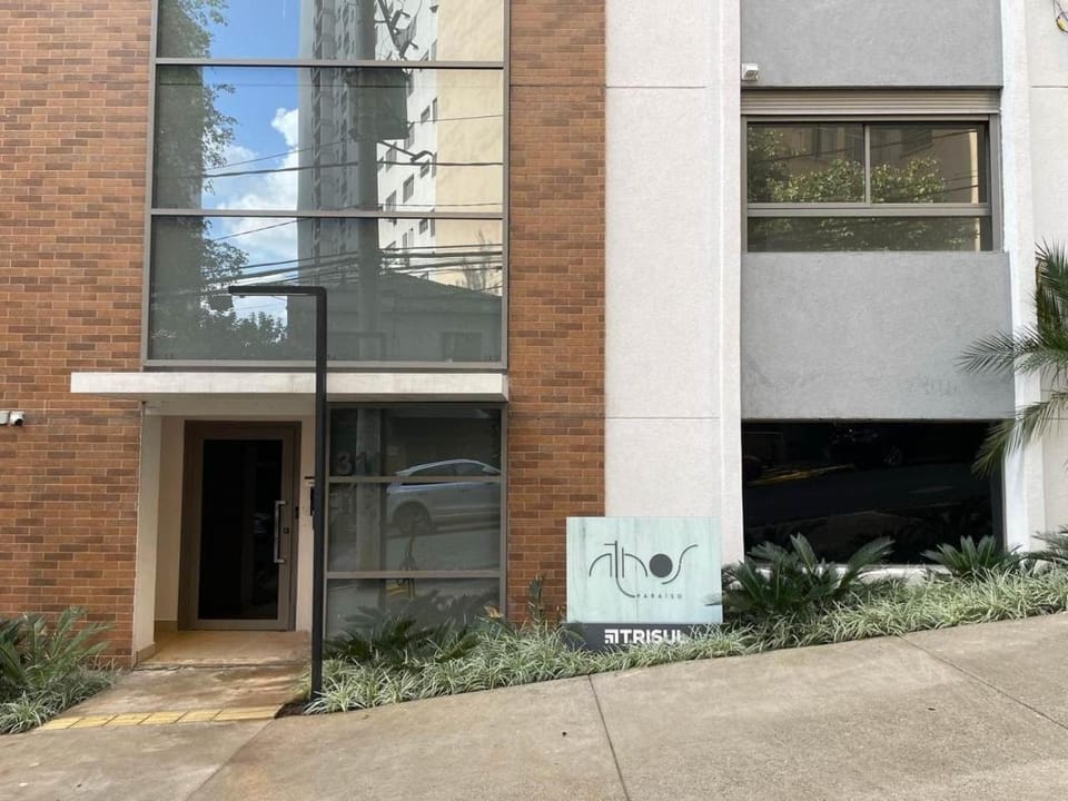 Facade/entrance, Off site