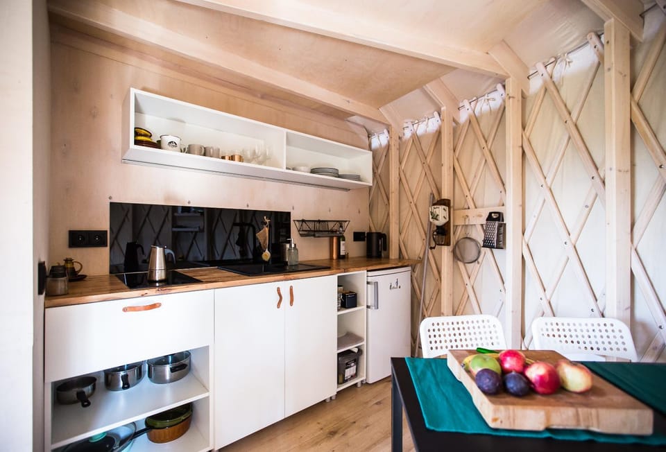Kryjówka - Jurty ukryte wśród zieleni Luxury tent in Lower Silesian Voivodeship
