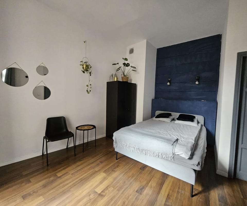 Bed, Photo of the whole room, Logo/Certificate/Sign, Bedroom, wardrobe