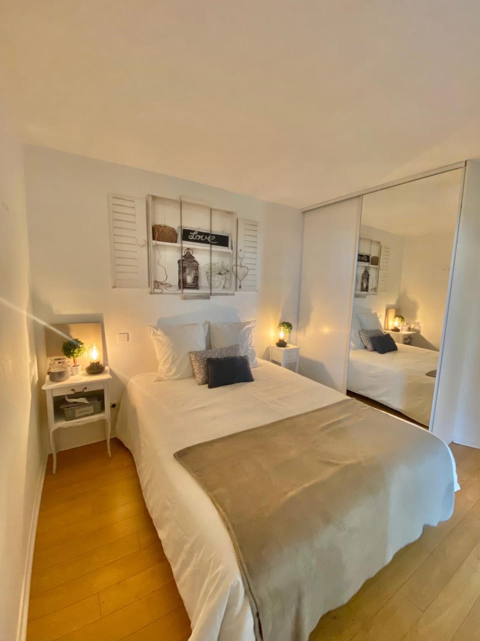 Photo of the whole room
