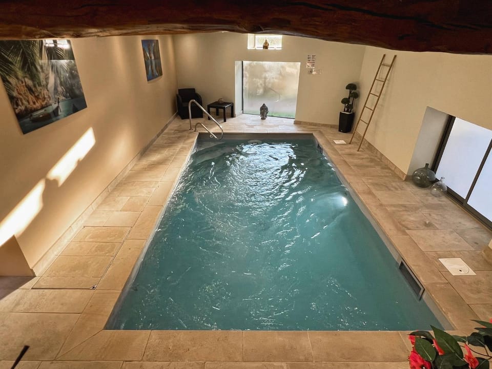 Swimming pool, Swimming pool