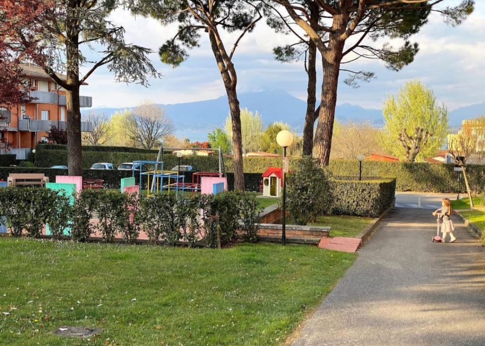 Relax & piscina a due passi dal lago "Family Sole" Apartment in Peschiera del Garda