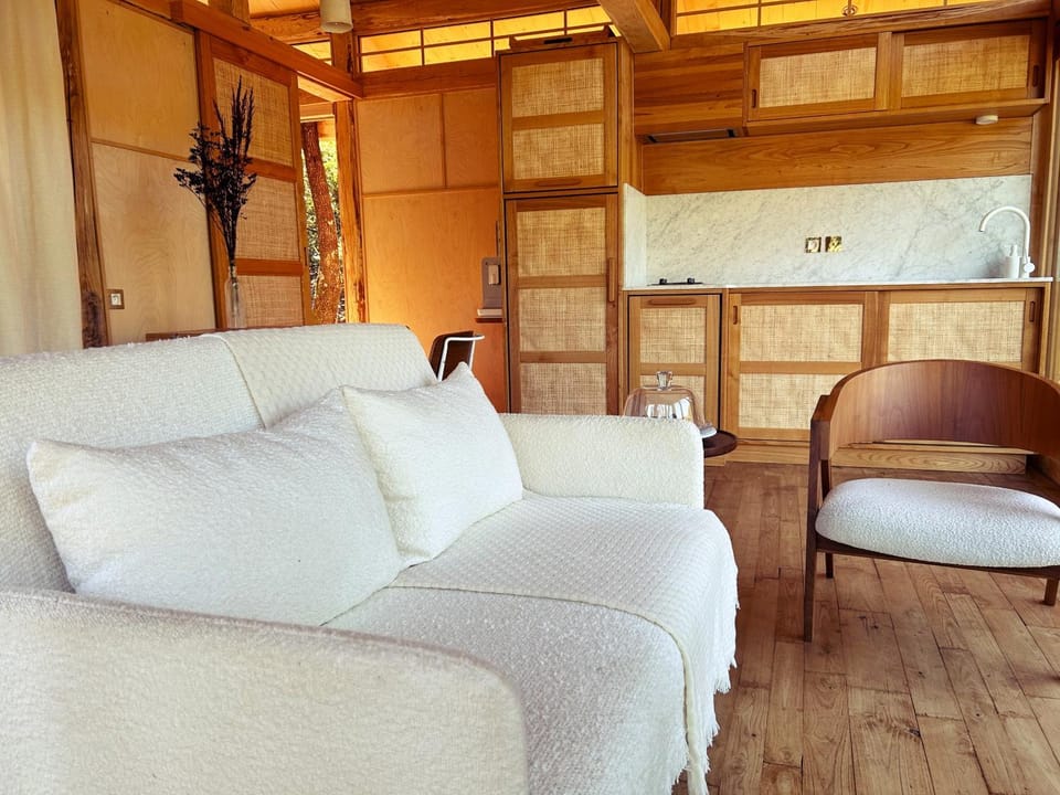 Kitchen or kitchenette, Living room, Seating area