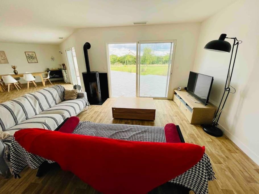 Communal lounge/ TV room, TV and multimedia, Living room, Seating area