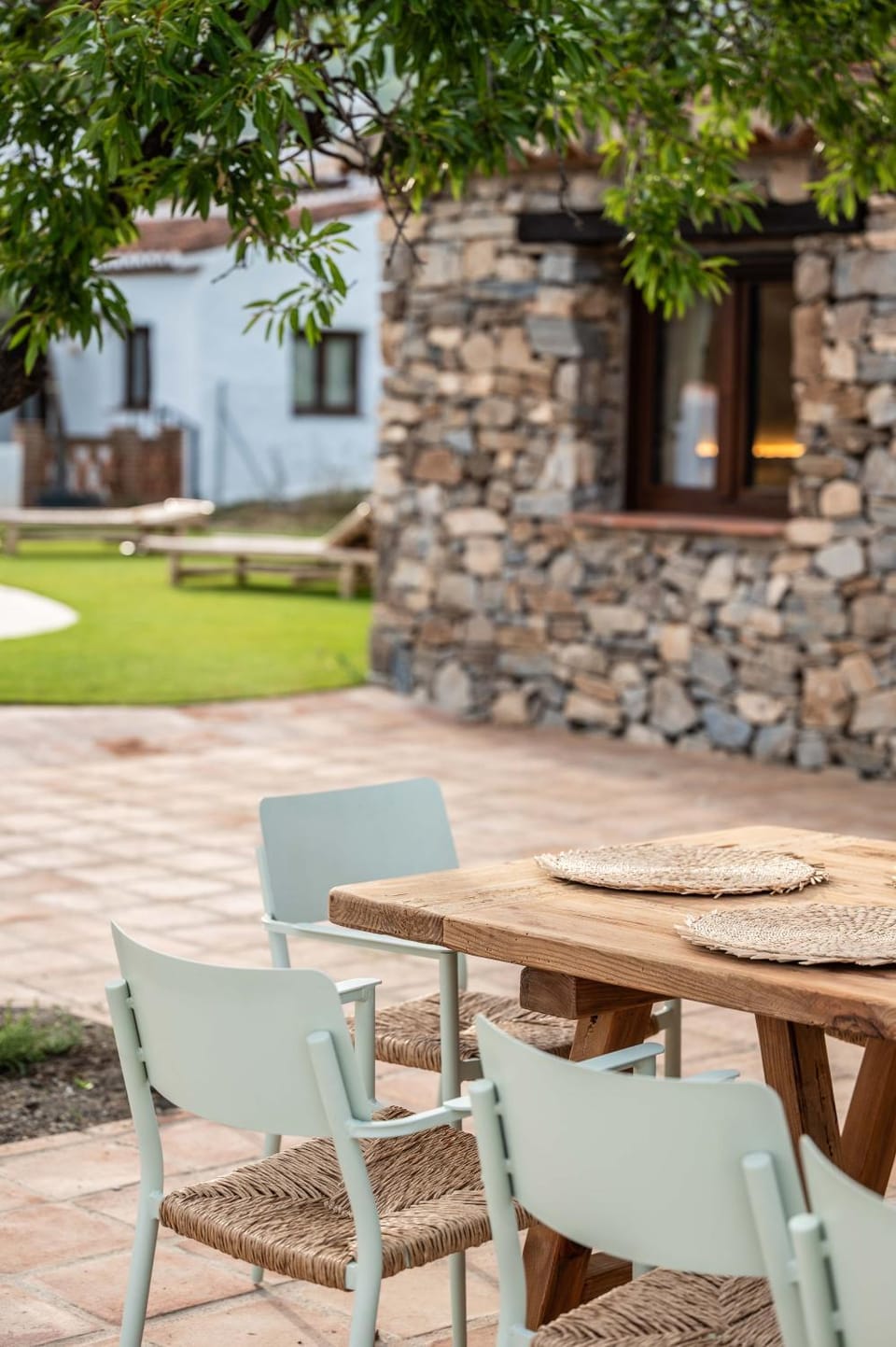 Property building, Patio, Day, Garden, Garden view