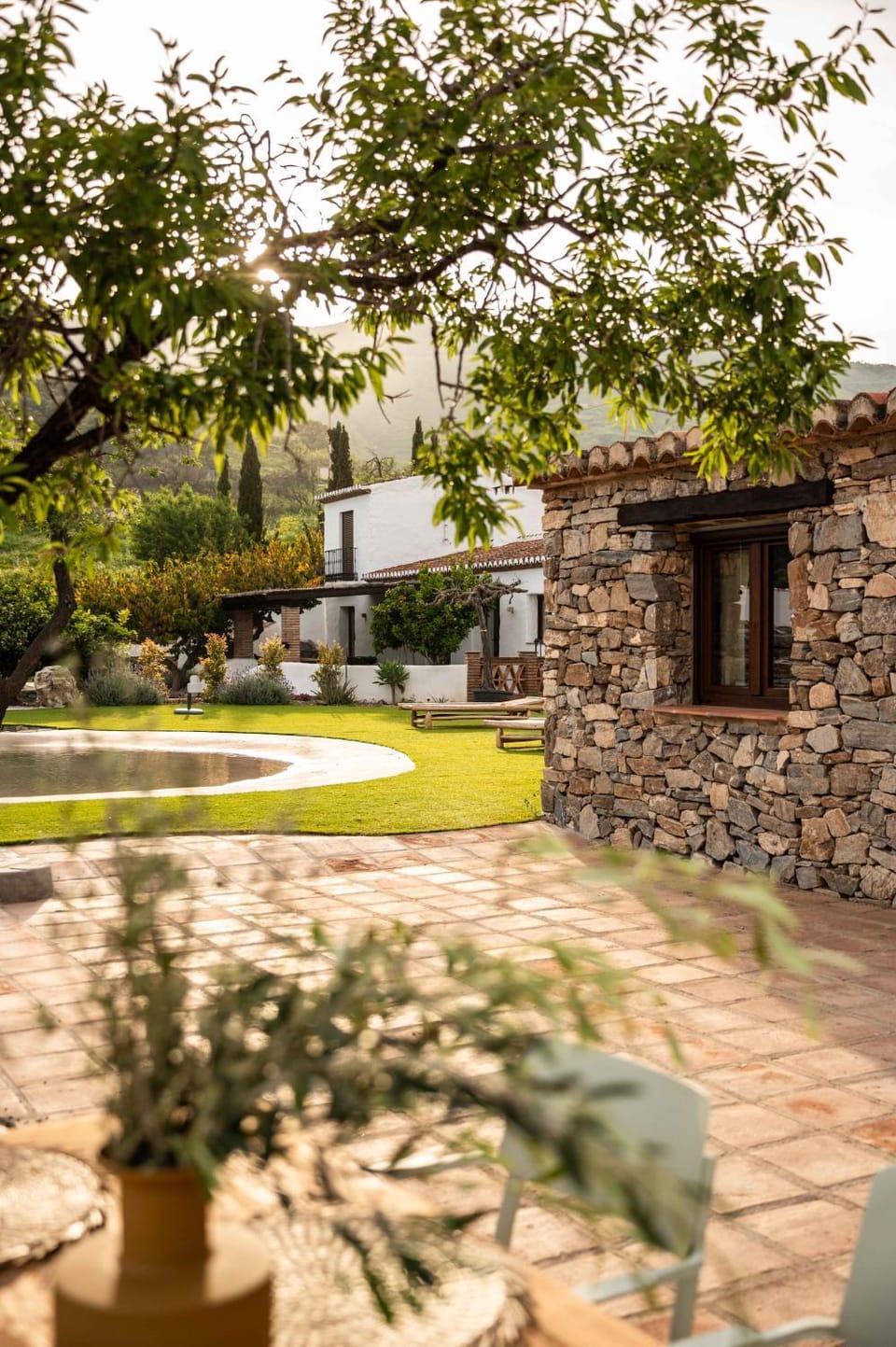 Property building, Spring, Day, Garden, Garden view