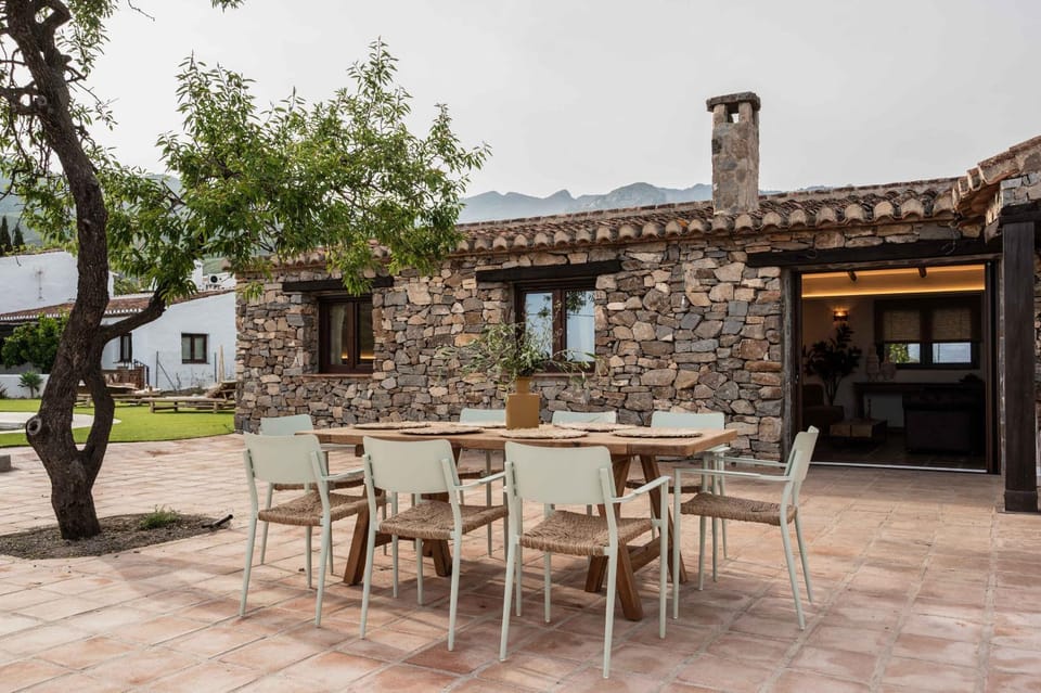 Property building, Patio, Day