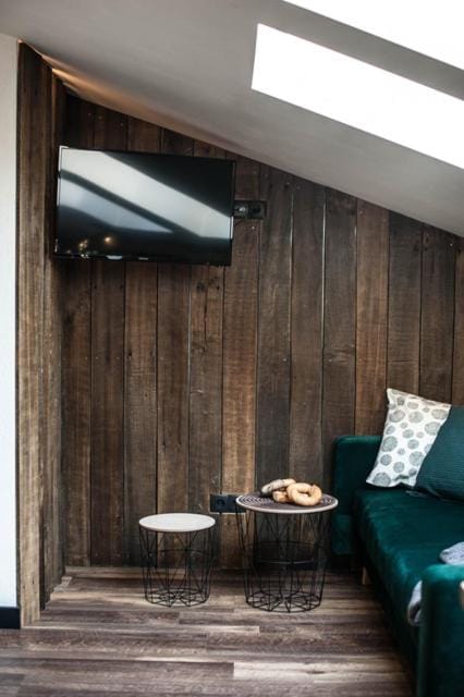 TV and multimedia, Seating area