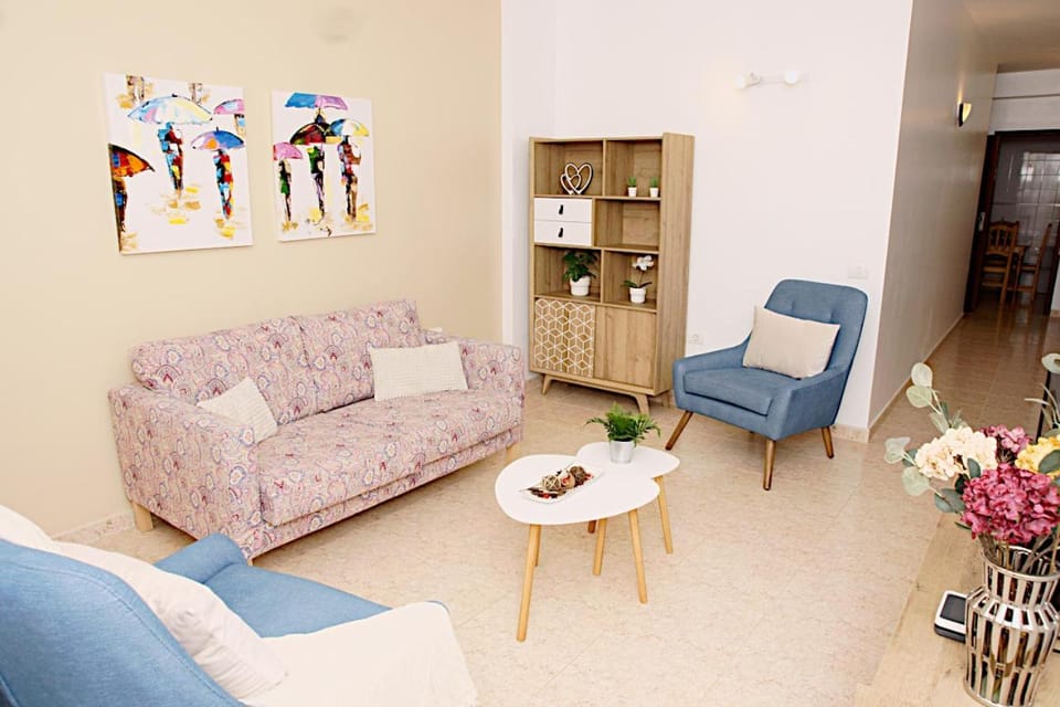 Living room, Lounge or bar